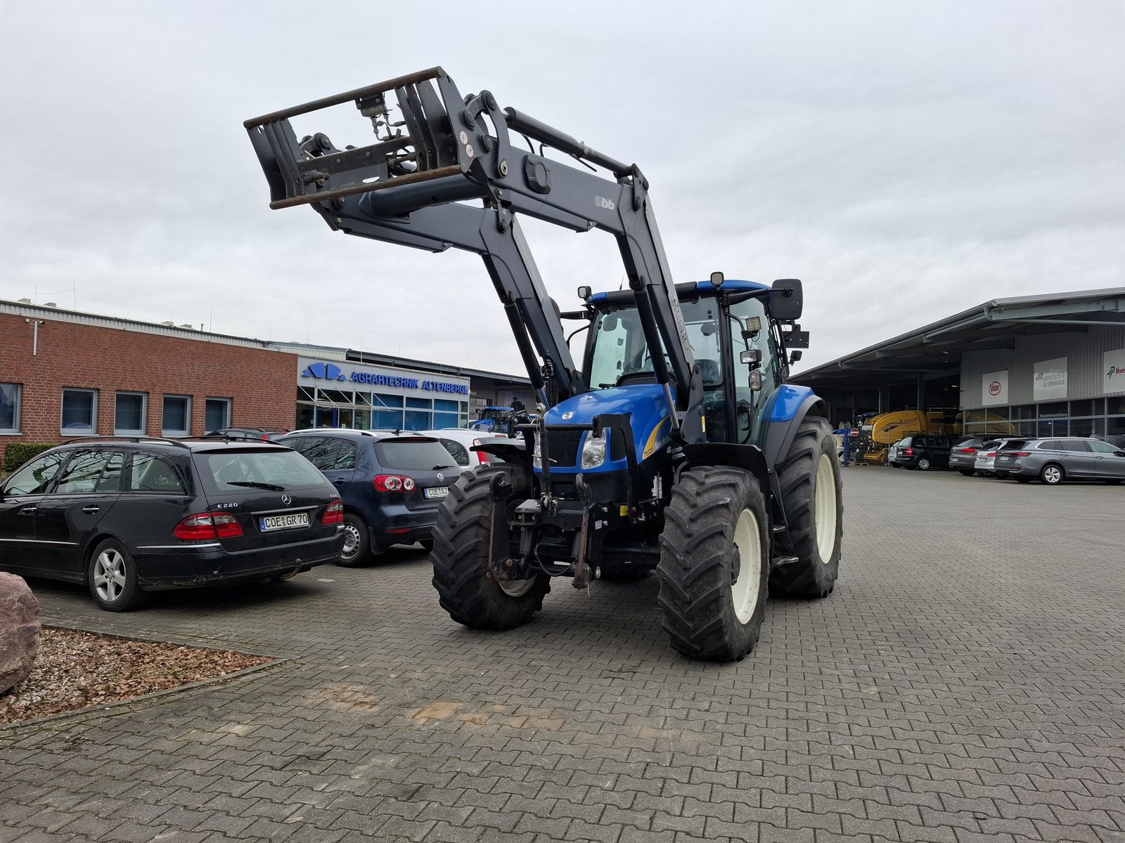 New Holland T6020 Elite 3