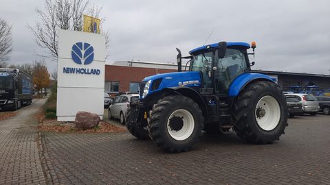 <strong>New Holland T7.220 A</strong><br />
