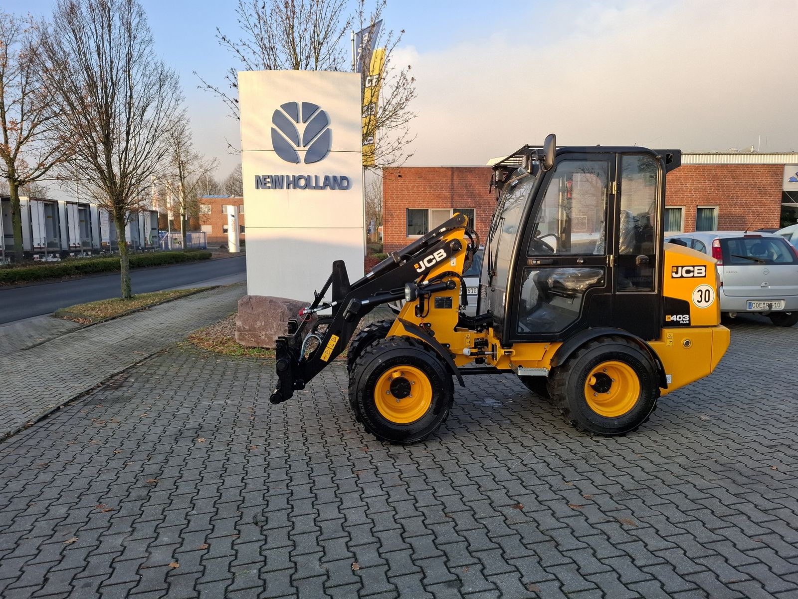 JCB 403 Plus 1