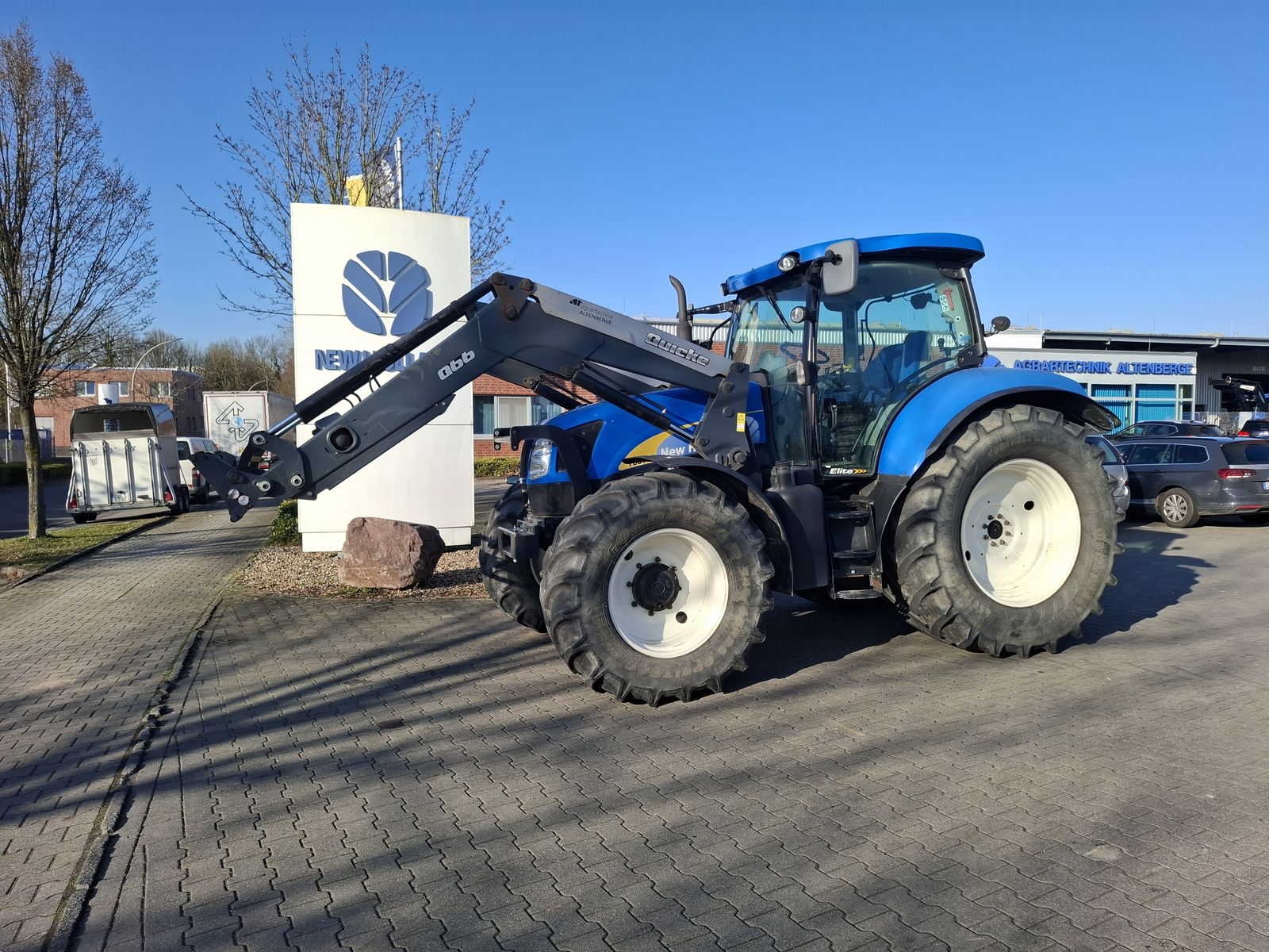 New Holland T6070 Elite  2
