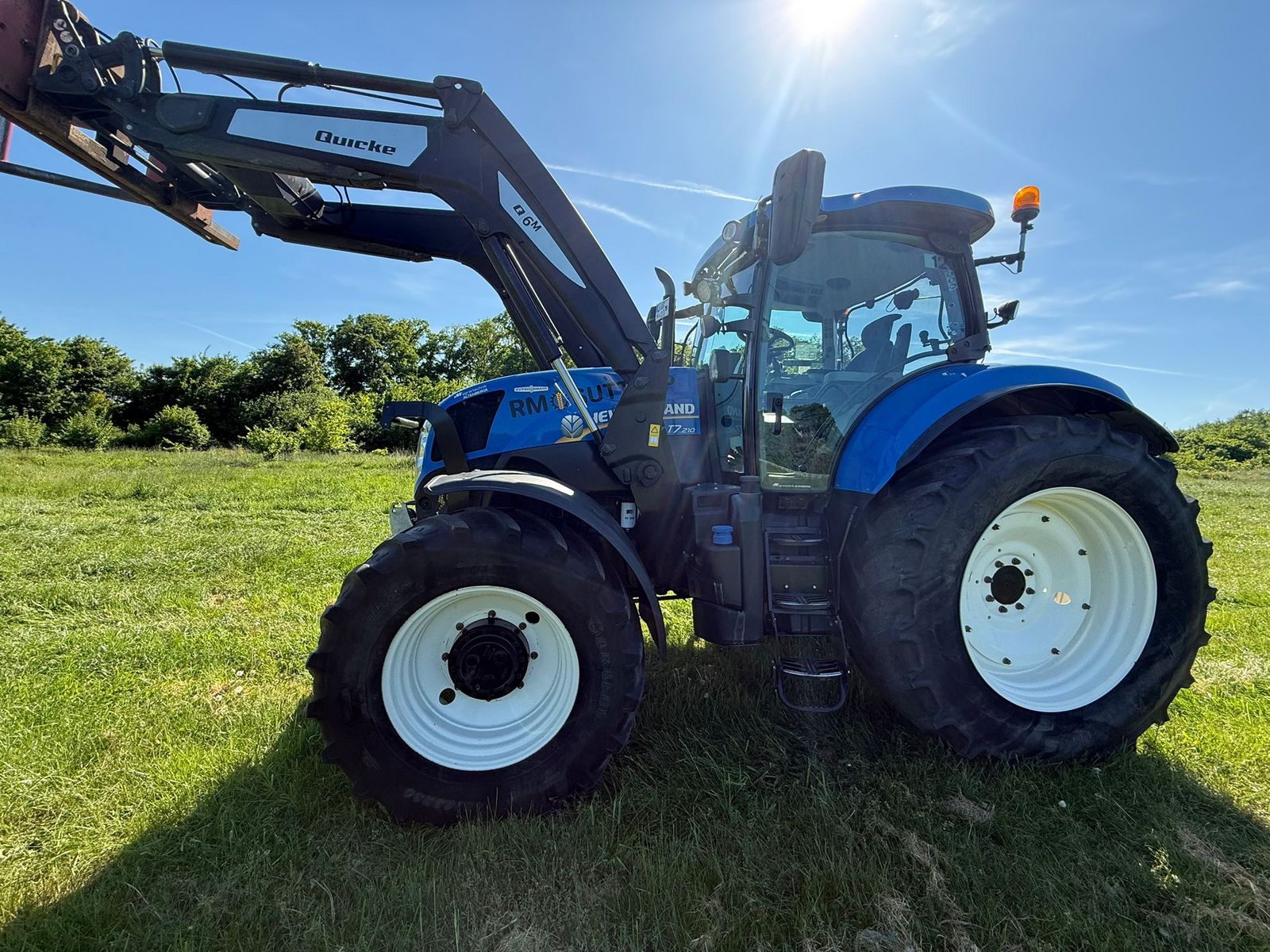 New Holland T7.210 Auto Command 1