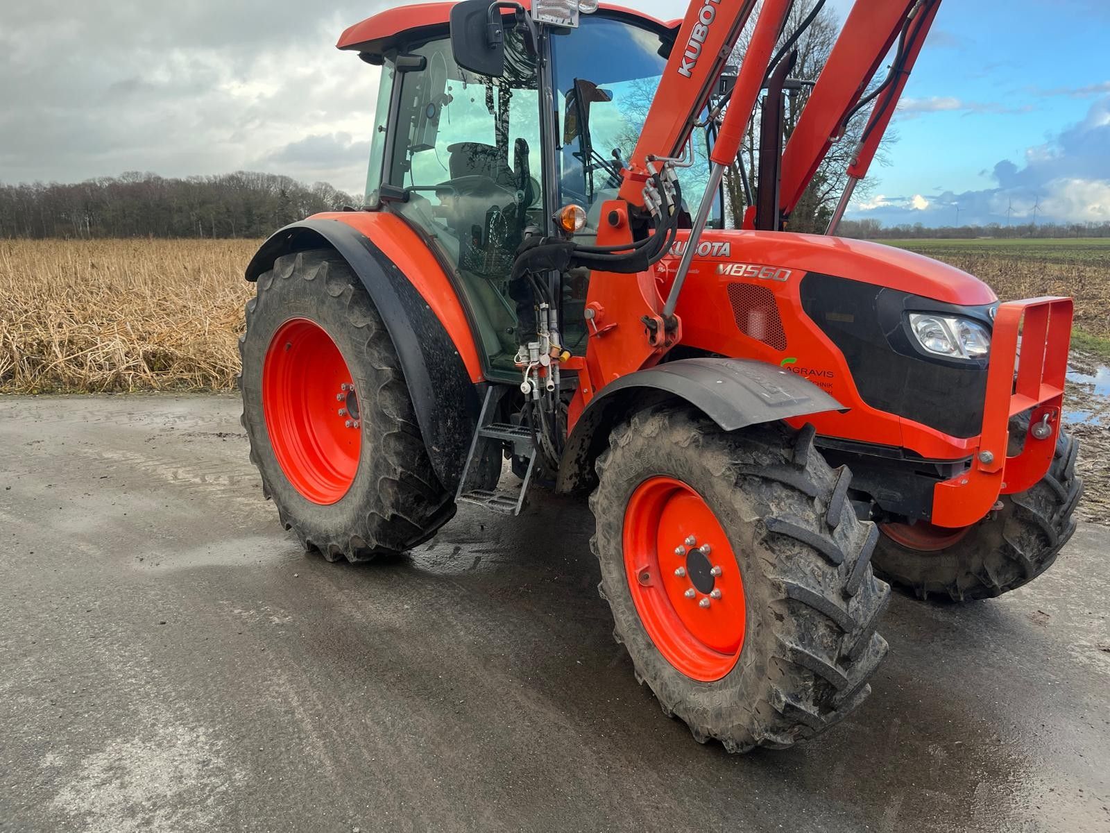 Kubota M8560 2
