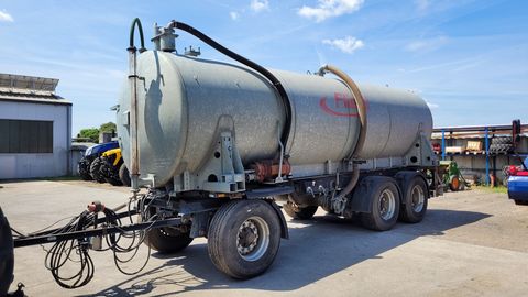 Fliegl Güllezubringer mit Krone Fahrgestell