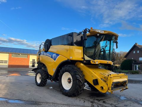 <strong>New Holland CX 8090</strong><br />