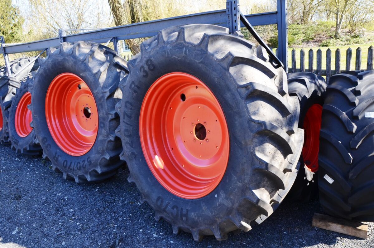 Mitas 520/70 R38 HC 70 3