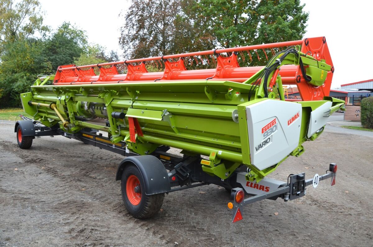 Claas TRION 740 TERRA TRAC 1