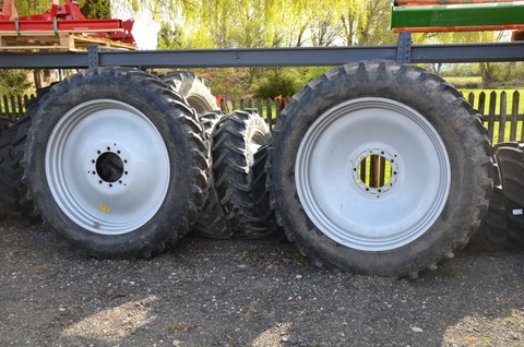 Galaxy 380/90 R46 Earth Pro