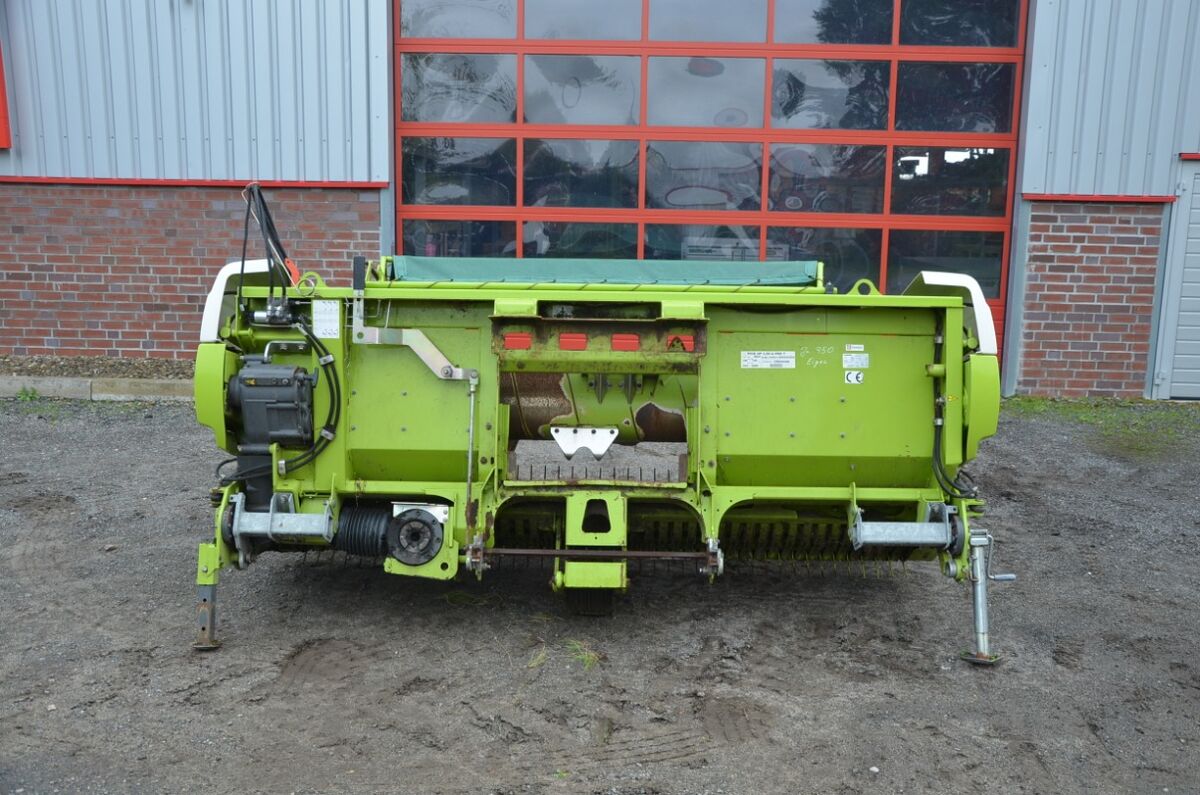 Claas PICK UP 300 PRO T 2