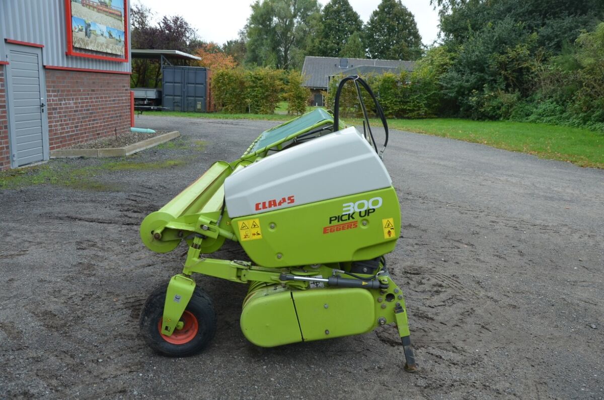 Claas PICK UP 300 PRO T 3