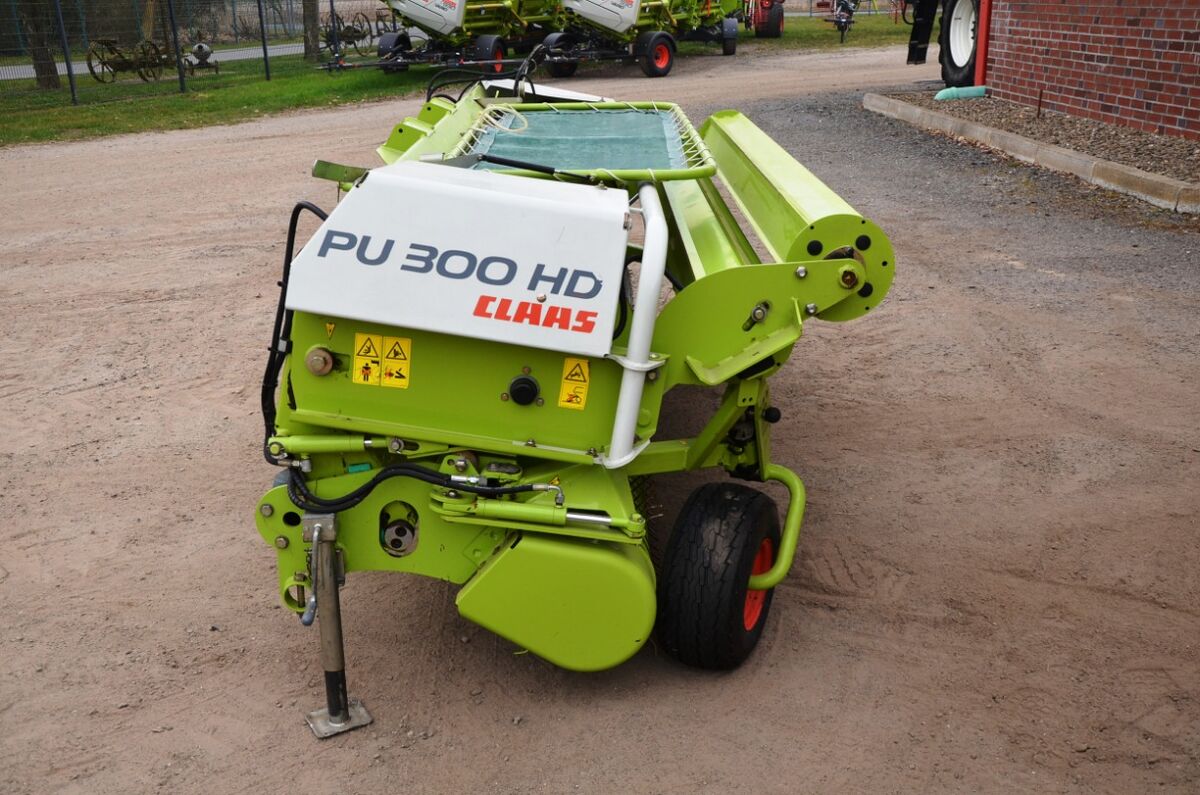 Claas PICK UP 300 HD 1