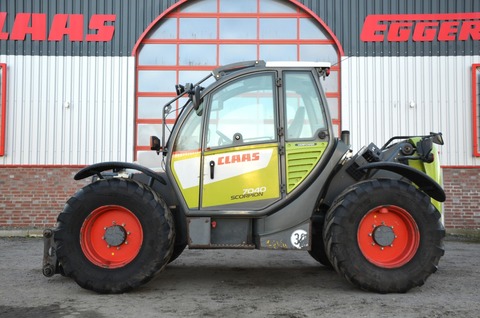 CLAAS SCORPION 7040