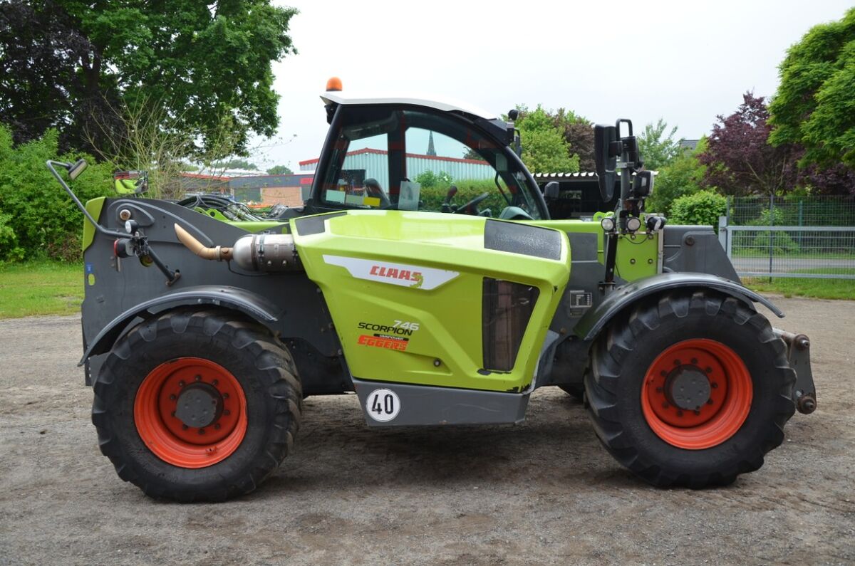 Claas SCORPION 746 VARIPOWER 3