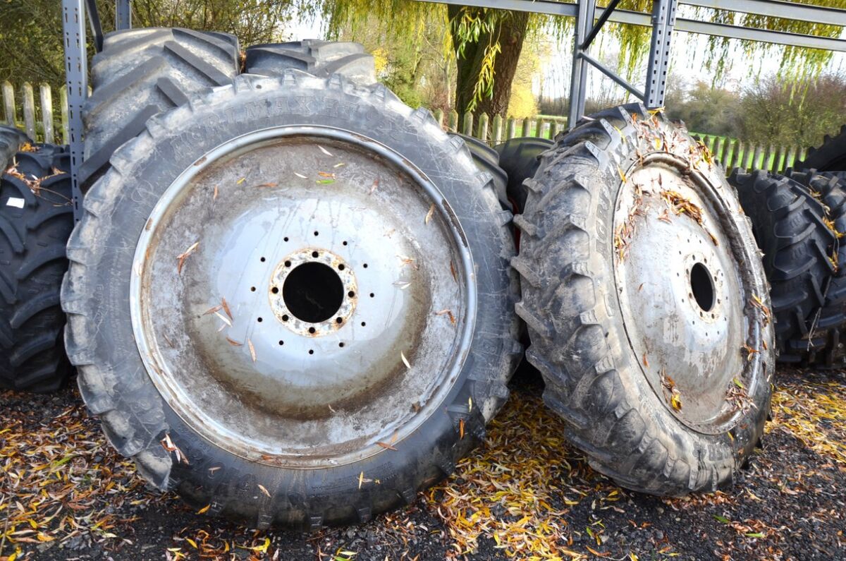 Alliance 340/85R48 2