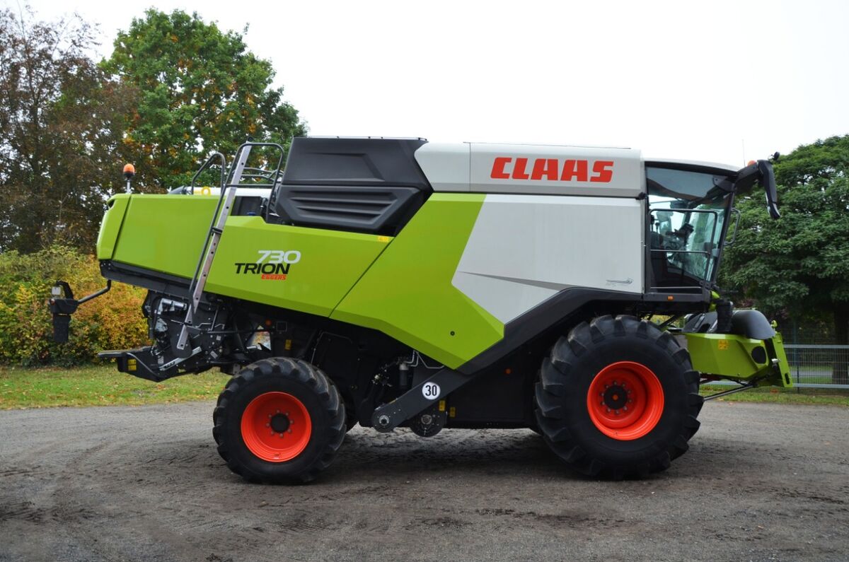 Claas TRION 730 3