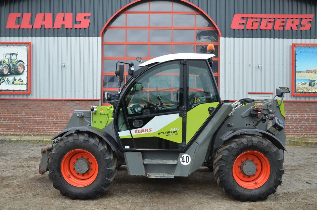 Claas SCORPION 746 VARIPOWER 1
