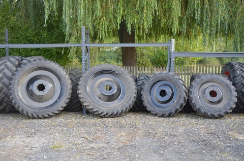 Sonstige 320/90R50 & 320/80R38