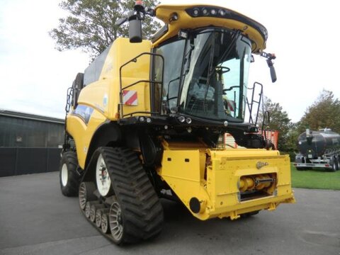 New Holland CR 8.80 STAGE5 RAUPE 2