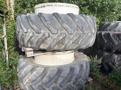 Pirelli 650/65R42