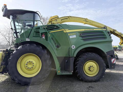John Deere 8300i
