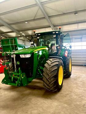 John Deere 8270R AP