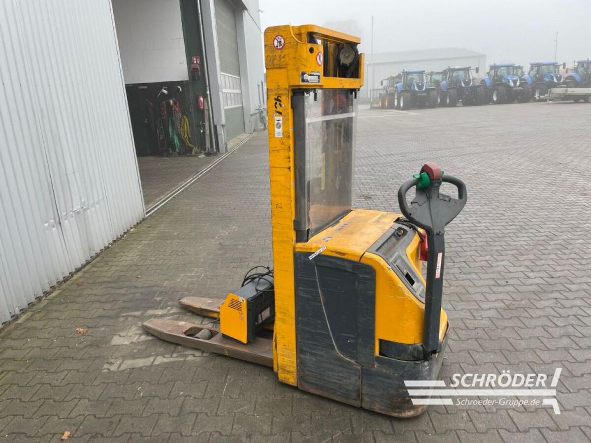 EJC 216 HOCHHUBWAGEN / AMEISE 3