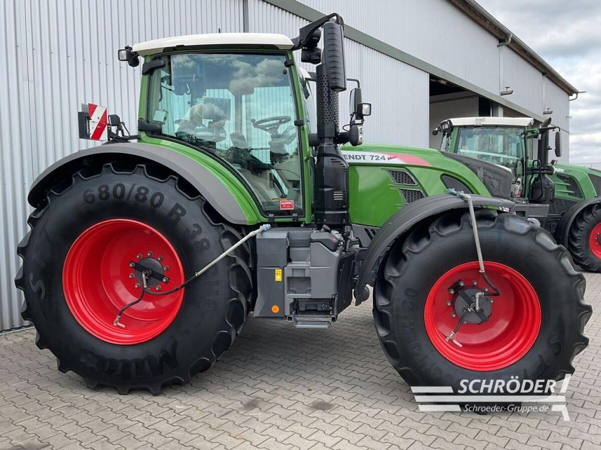 Fendt 724 VARIO S4 PROFI PLUS 2