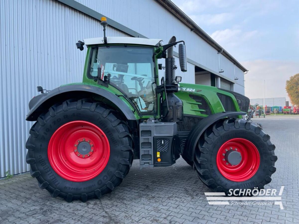 Fendt 824 VARIO S4 PROFI PLUS 2