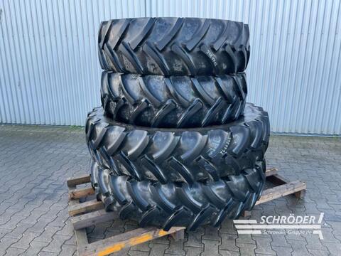 Fendt 380/85 R30 + 380/90 R46 KOMPLETTRÄDER