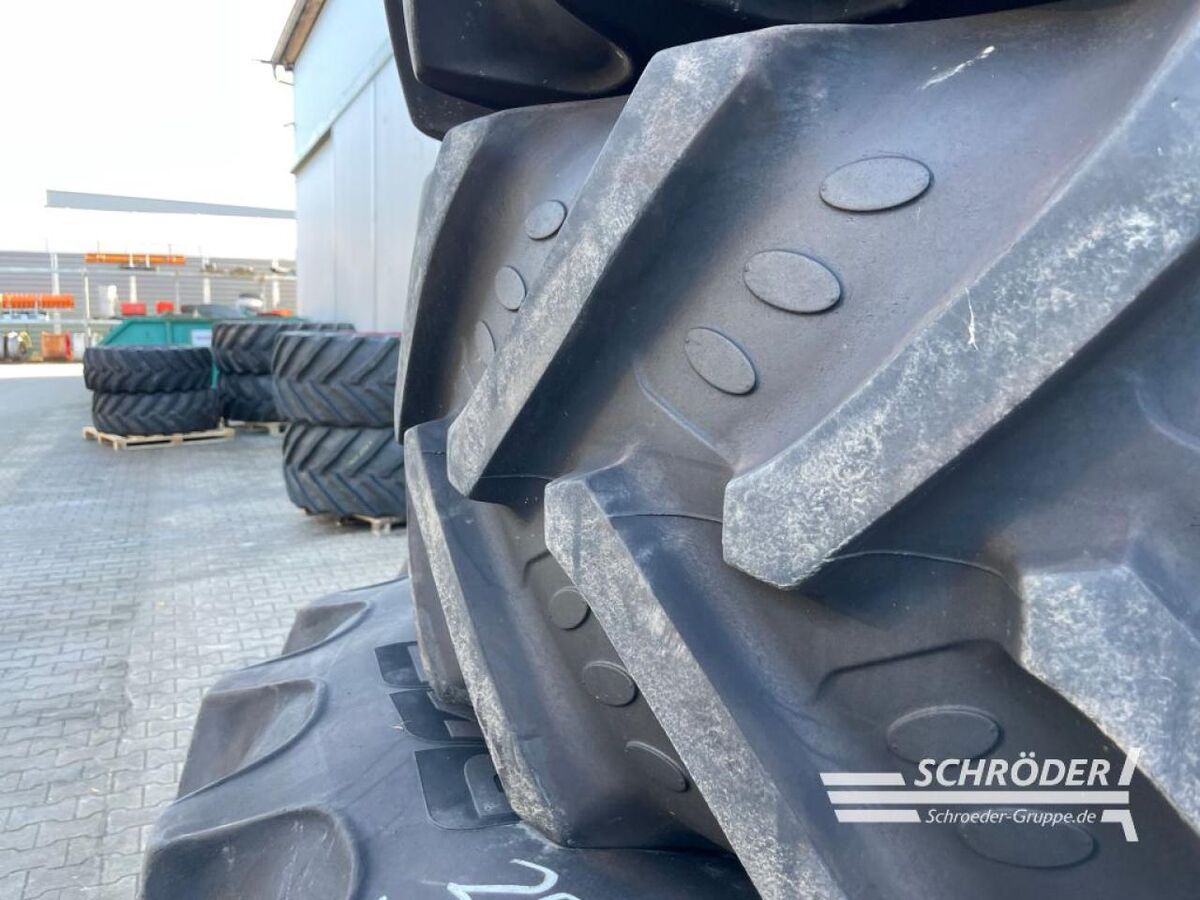 Fendt 460/85R30 + 520/85R42 KOMPLETTRÄDER BKT 2