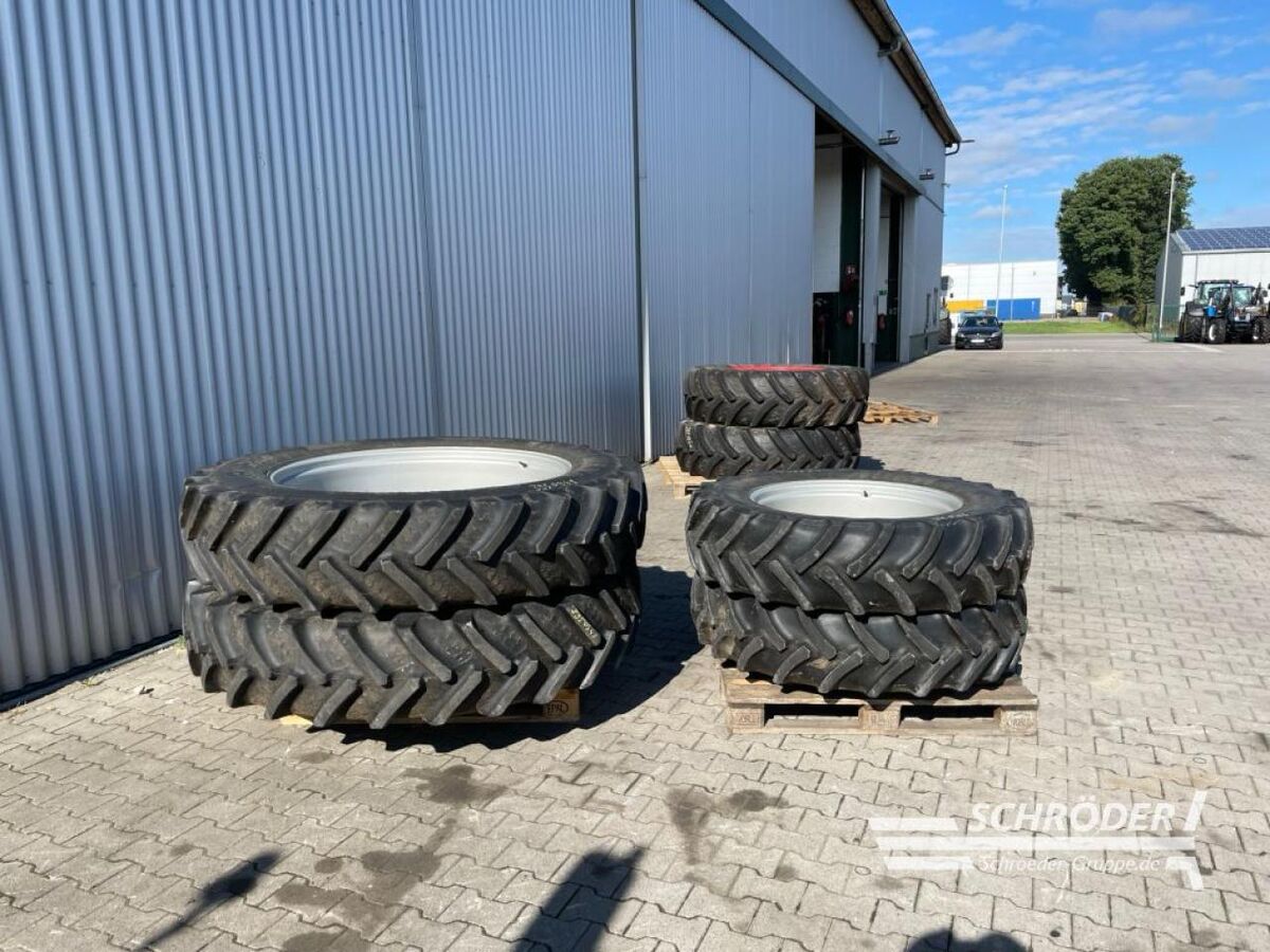 PFLEGERÄDER 320/90 R32 + 380/90 R46 2