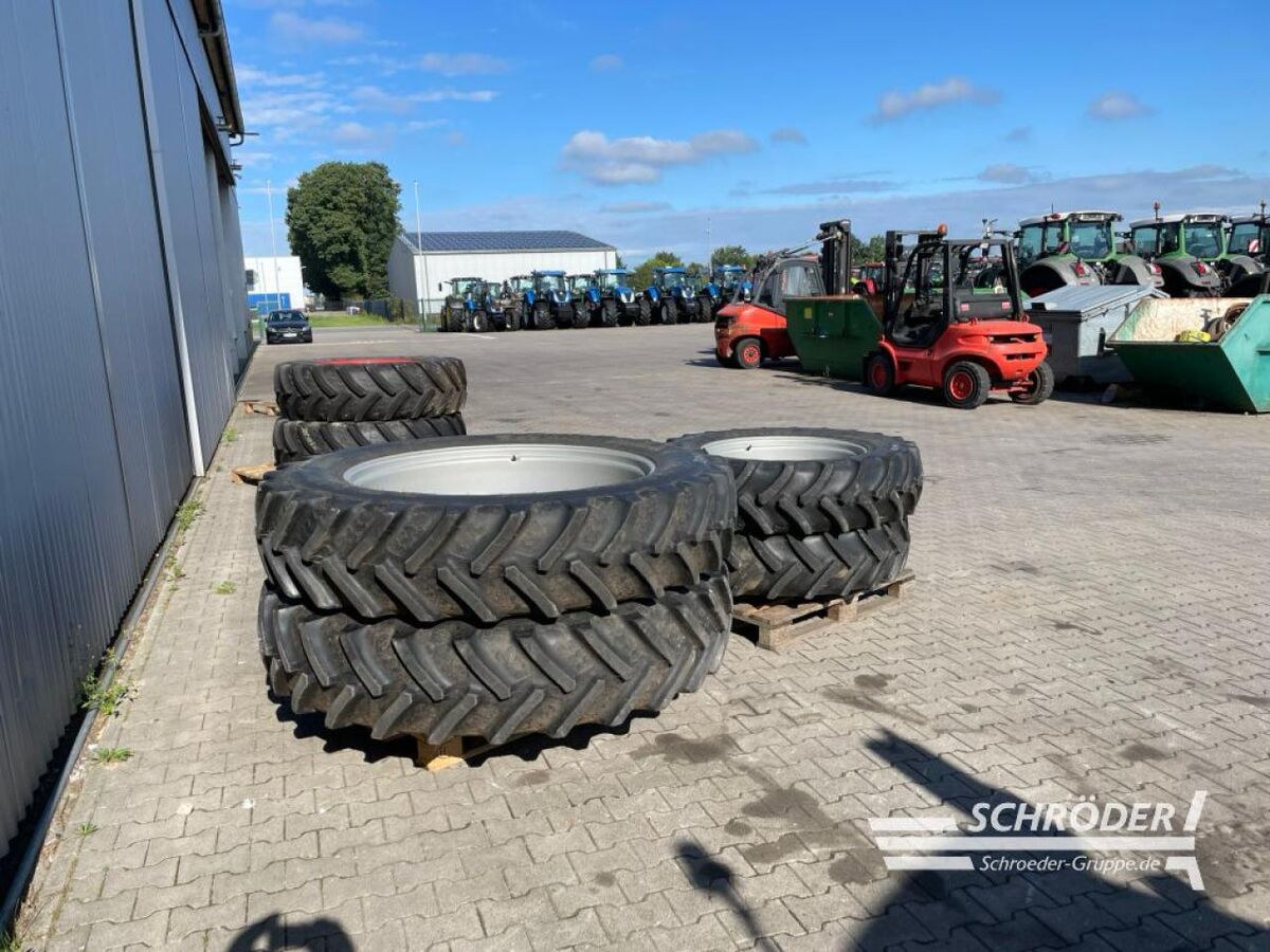 PFLEGERÄDER 320/90 R32 + 380/90 R46 3