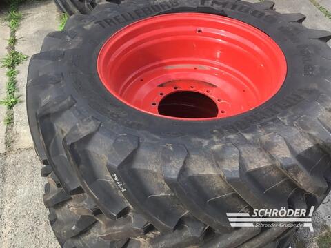 Fendt KOMPLETTRÄDER 2X 650/65 R38 TRELLEBORG