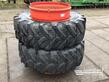 BKT ZWILLINGSRÄDER 460/85 R34 + VERSCHLÜSSE