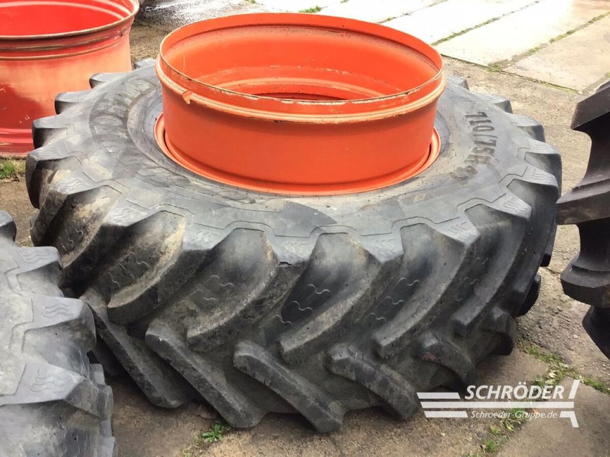 BKT ZWILLINGSRÄDER 710/75 R42 + VERSCHLÜSSE 3