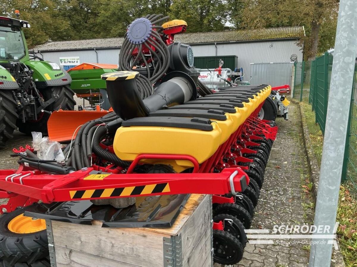 Väderstad NEUMASCHINE | TEMPO V TPV 12 + FH 2200 3