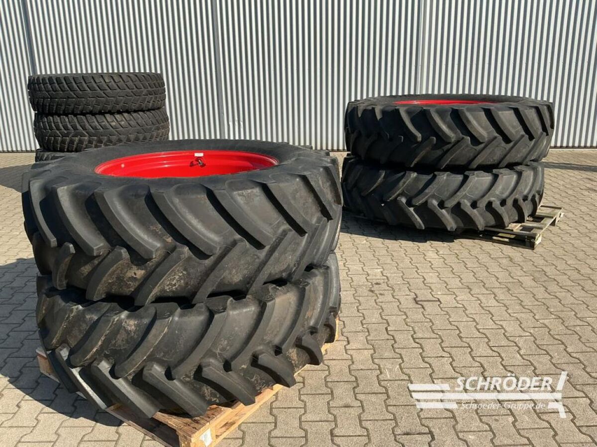 Fendt CEAT PFLEGERÄDER 480/70R34 | 520/85 R46 1