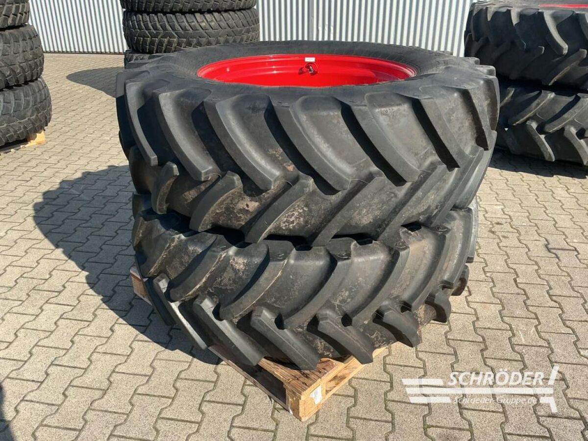 Fendt CEAT PFLEGERÄDER 480/70R34 | 520/85 R46 2