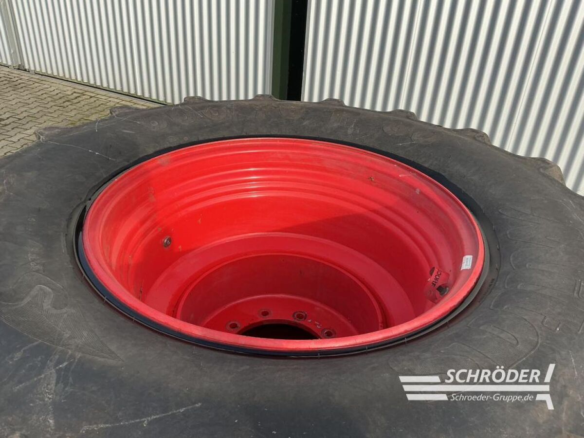 Fendt 2X 600/70 R30 | 2X 680/80 R38 MITAS 2