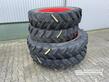 BKT 300/95R46+320/85R32