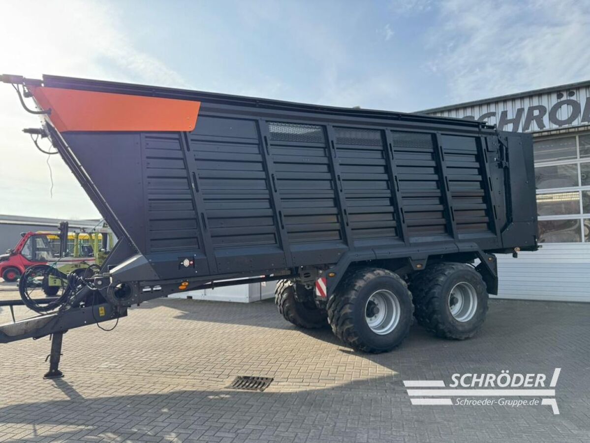 CARGOS 750 + LADERAUMABDECKUNG 2