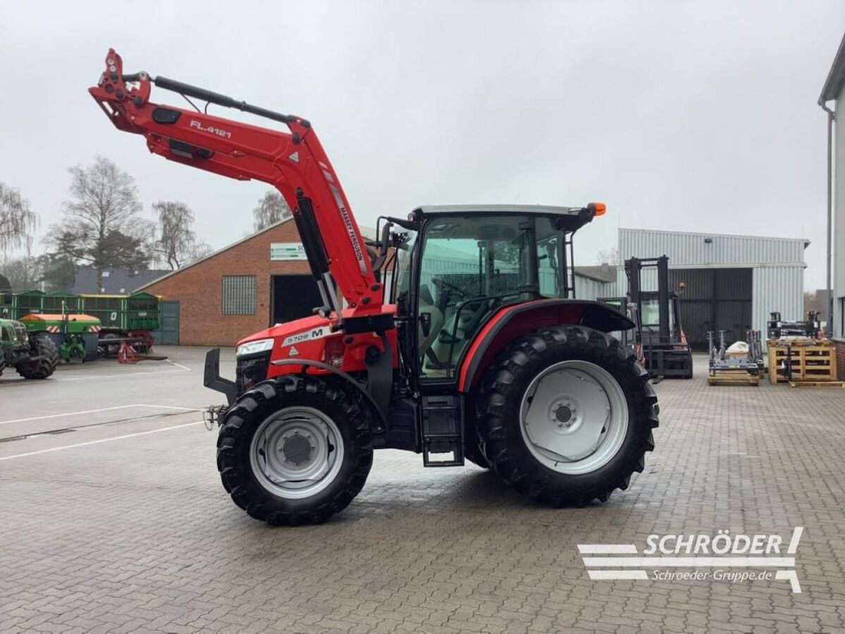 Massey Ferguson 5709 M CAB DYNA-4 ESSENTIAL 3