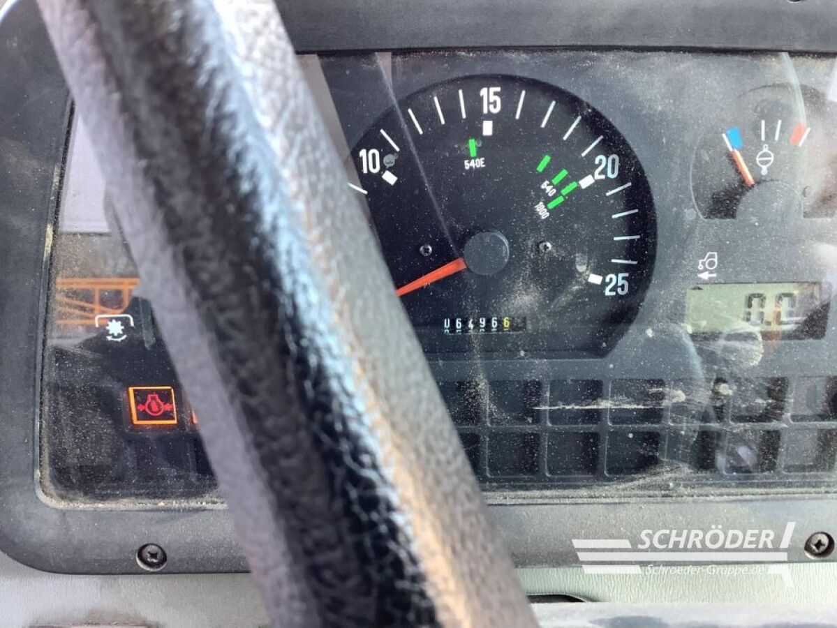 Massey Ferguson 4245 2