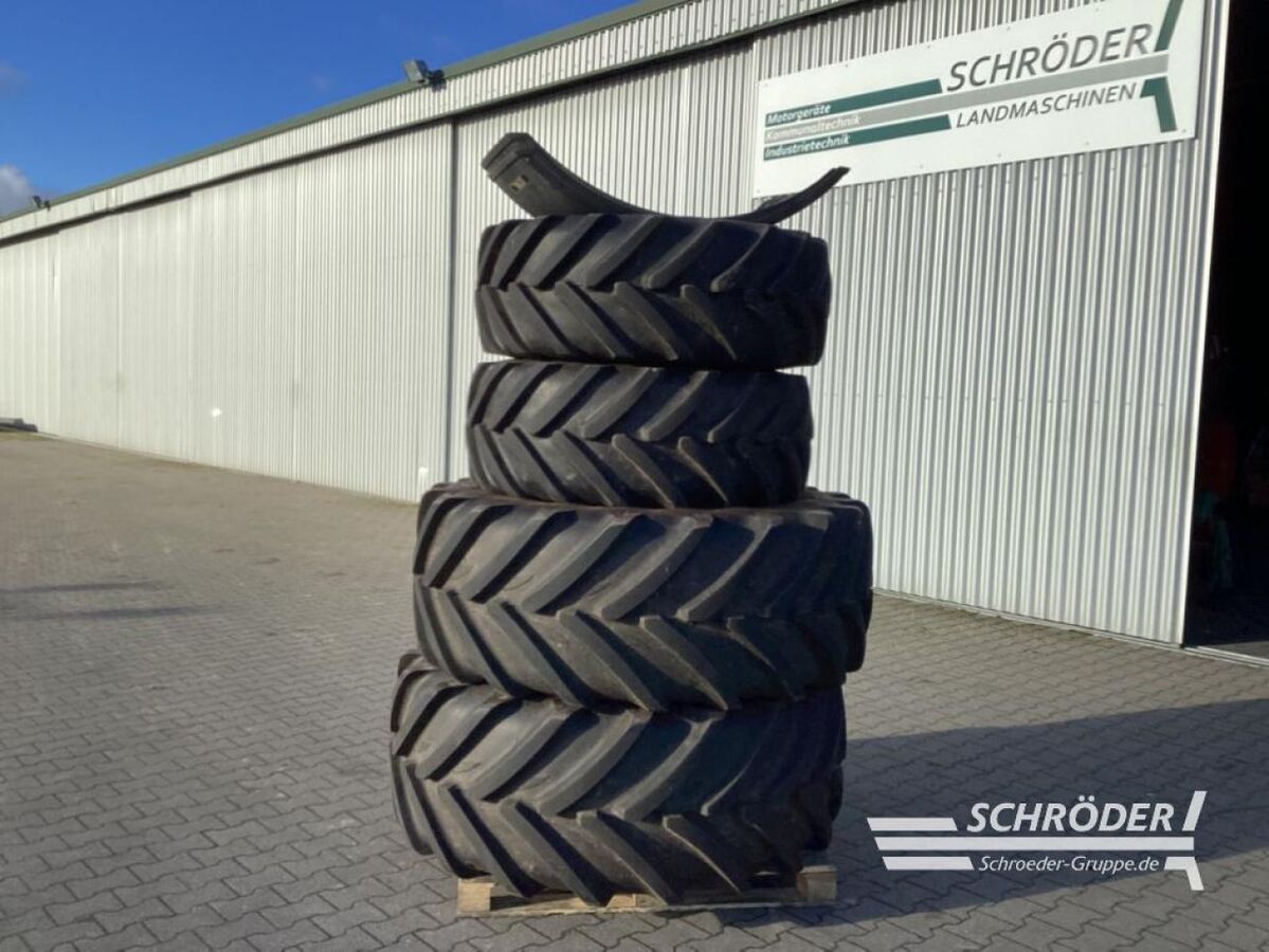Fendt 2X 440/65 R24 / 2X 600/60 R34 MICHELIN 1