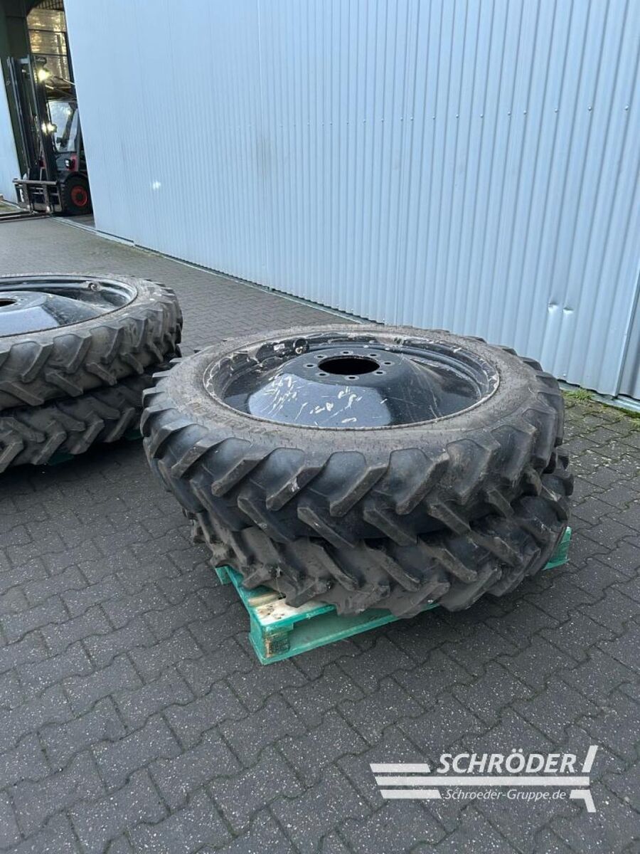 Fendt 2X 270/95 R38 / 2X 270/95 R 54 CEAT 2