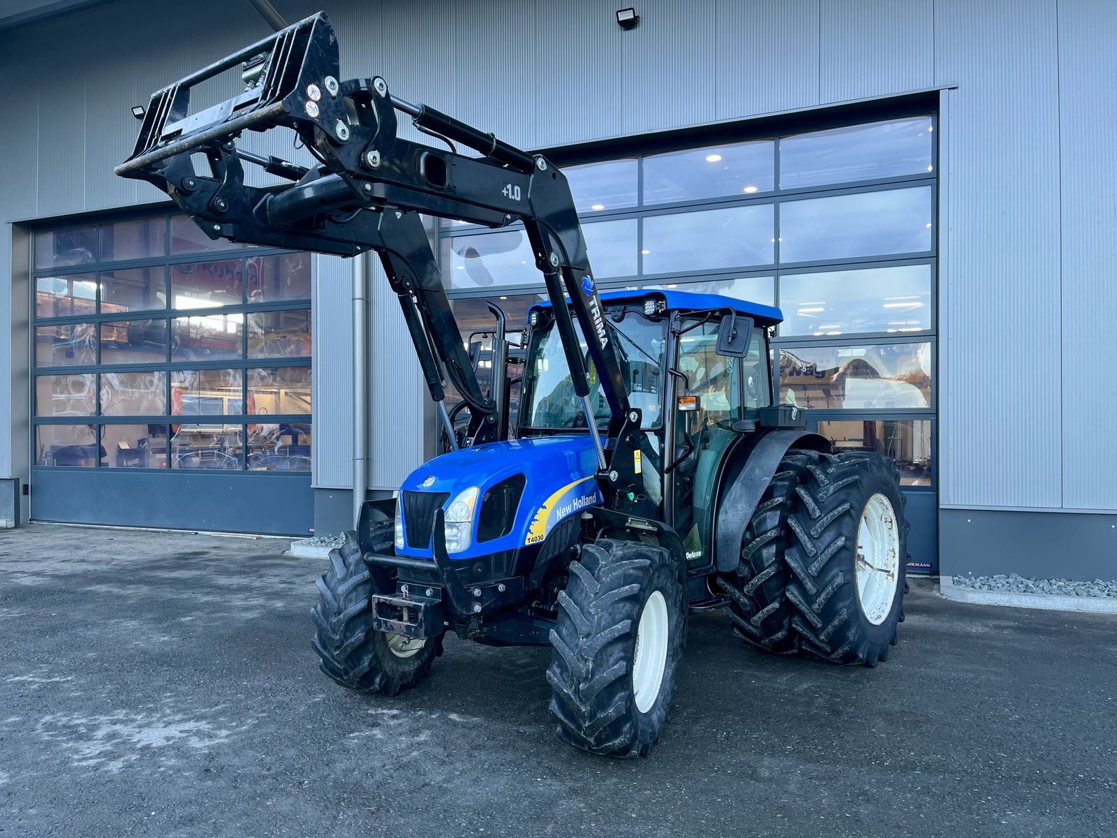 New Holland T4030 DeLuxe 2