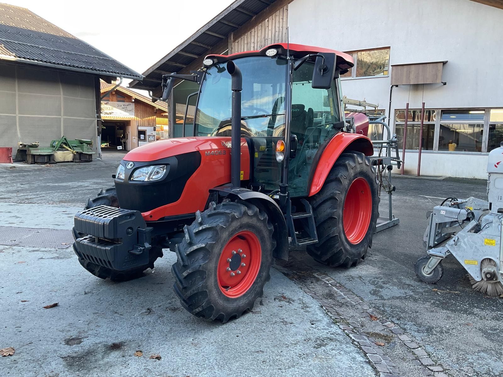 Kubota M4-063 1
