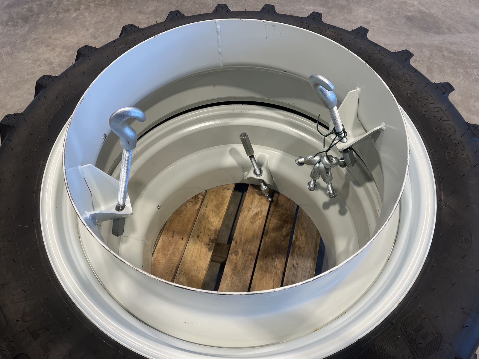 Zwillingsräder 270/95R36 2