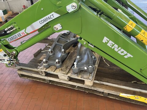 Fendt Cargo 4 x 75