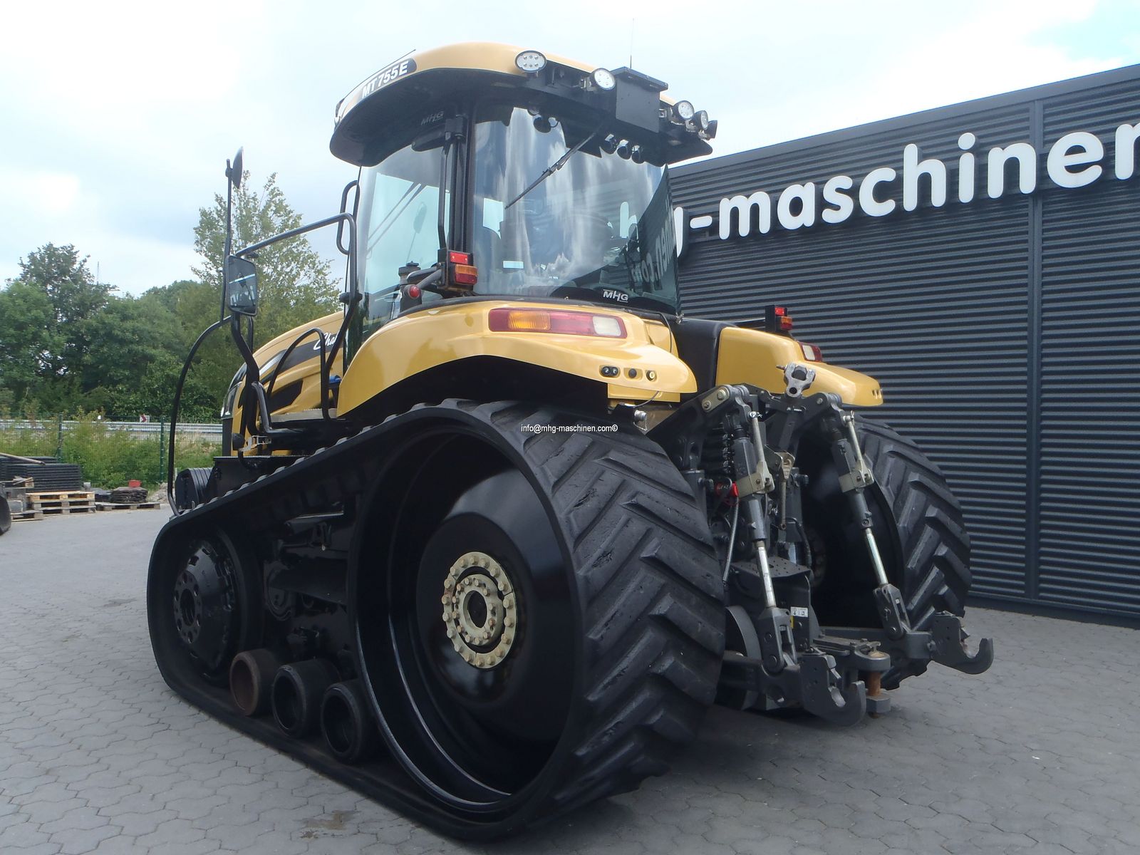 Challenger MT755E 3