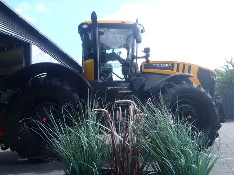 JCB 8330
